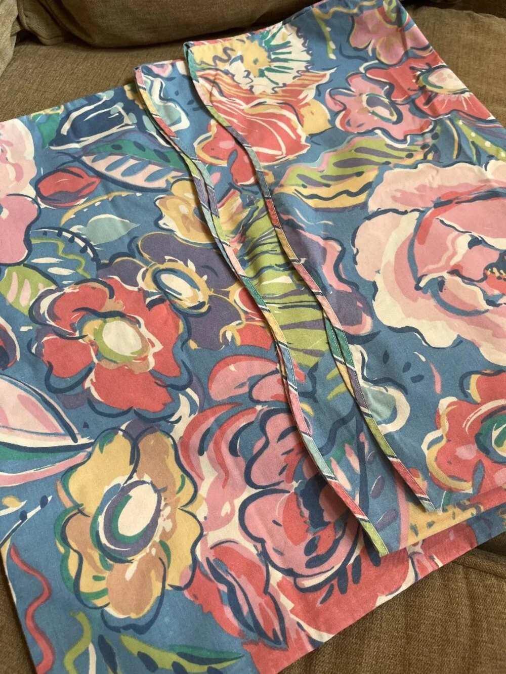 Vintage Collier Campbell Tambourine Pillowcases (2) Standard Floral Scallop Edge